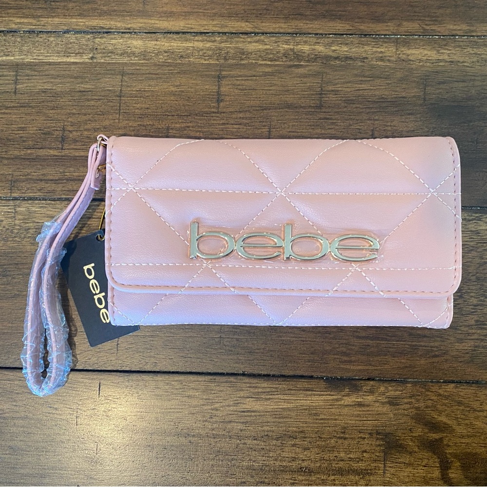 Bebe NWT Light Pink Quilted Wristlet